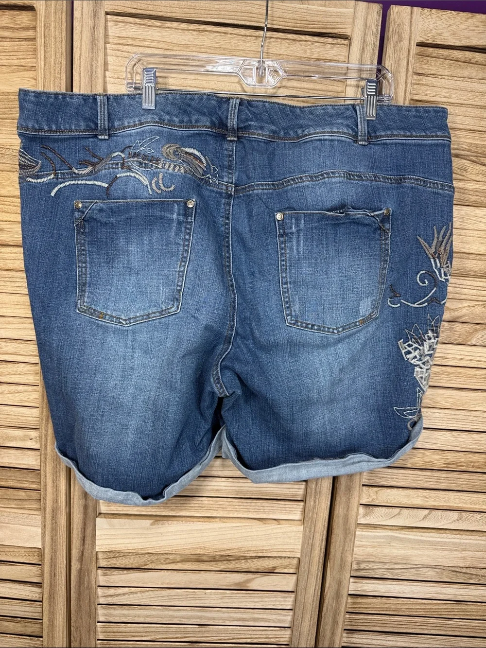 Roamans modern customer hem